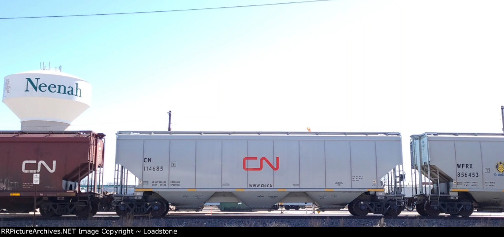 CN 114685